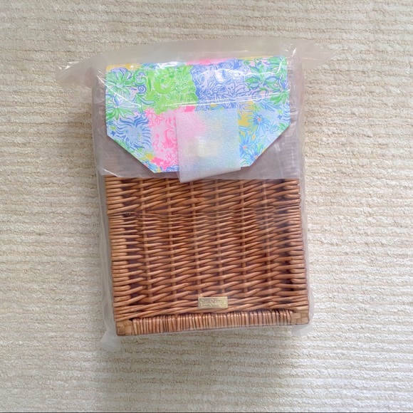 NWT Lilly Pulitzer Wicker Wine Basket - Picture 3 of 8